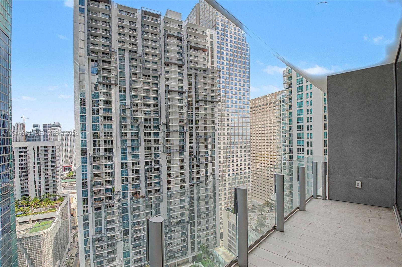 300 Biscayne Blvd Way #2808, Miami FL 33131
