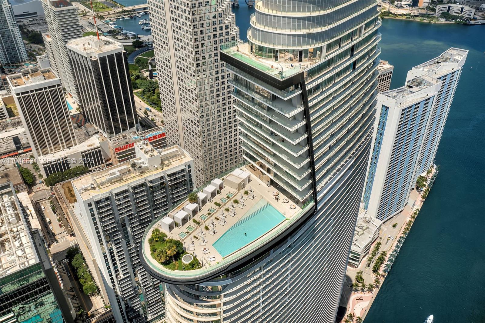 300 Biscayne Blvd Way #2808, Miami FL 33131