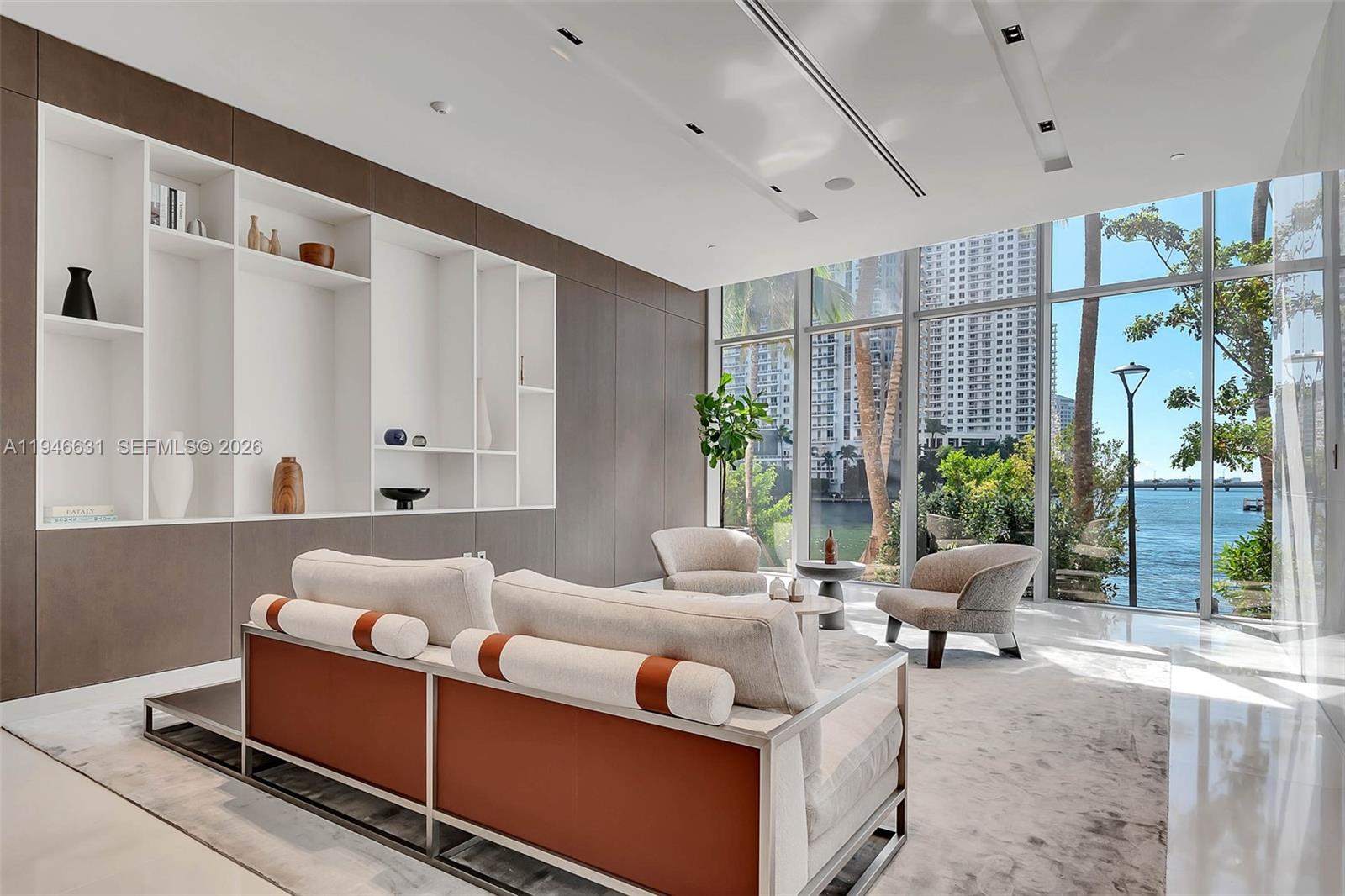 300 Biscayne Blvd Way #2808, Miami FL 33131