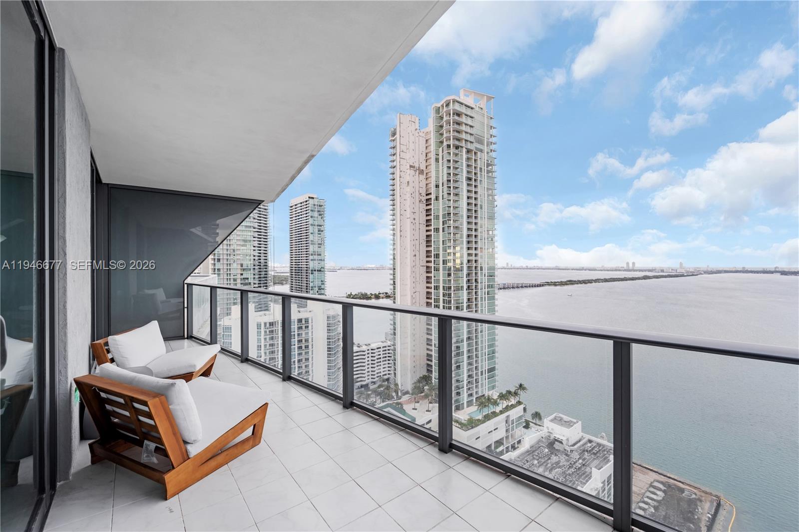 460 NE 28th St #3002, Miami FL 33137