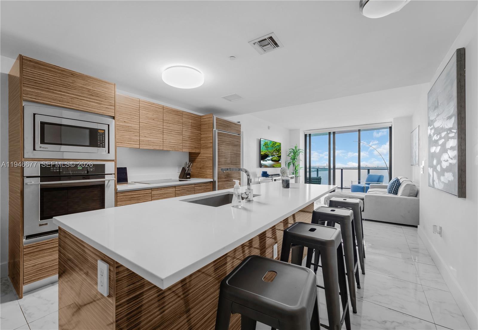 460 NE 28th St #3002, Miami FL 33137