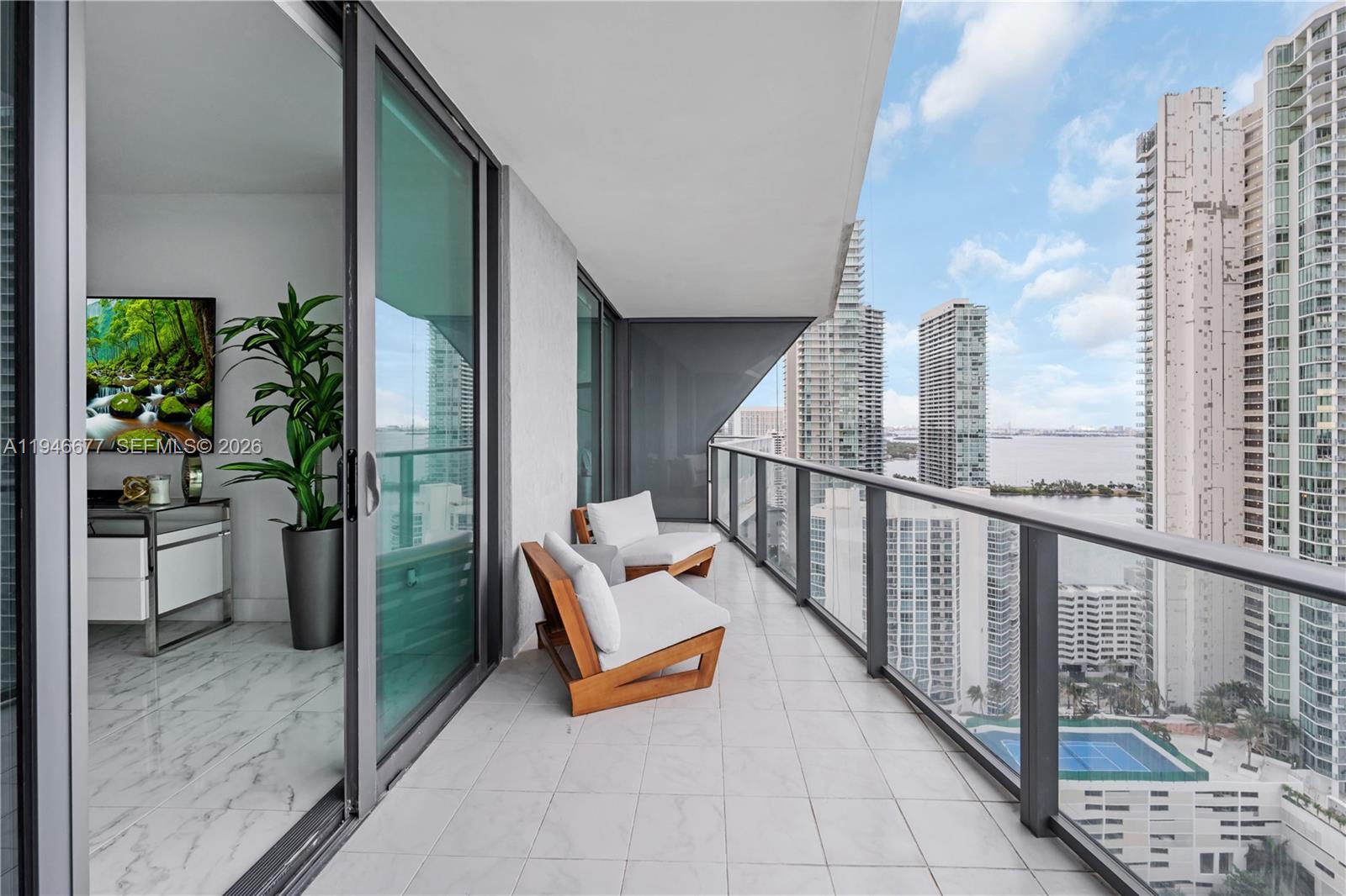 460 NE 28th St #3002, Miami FL 33137