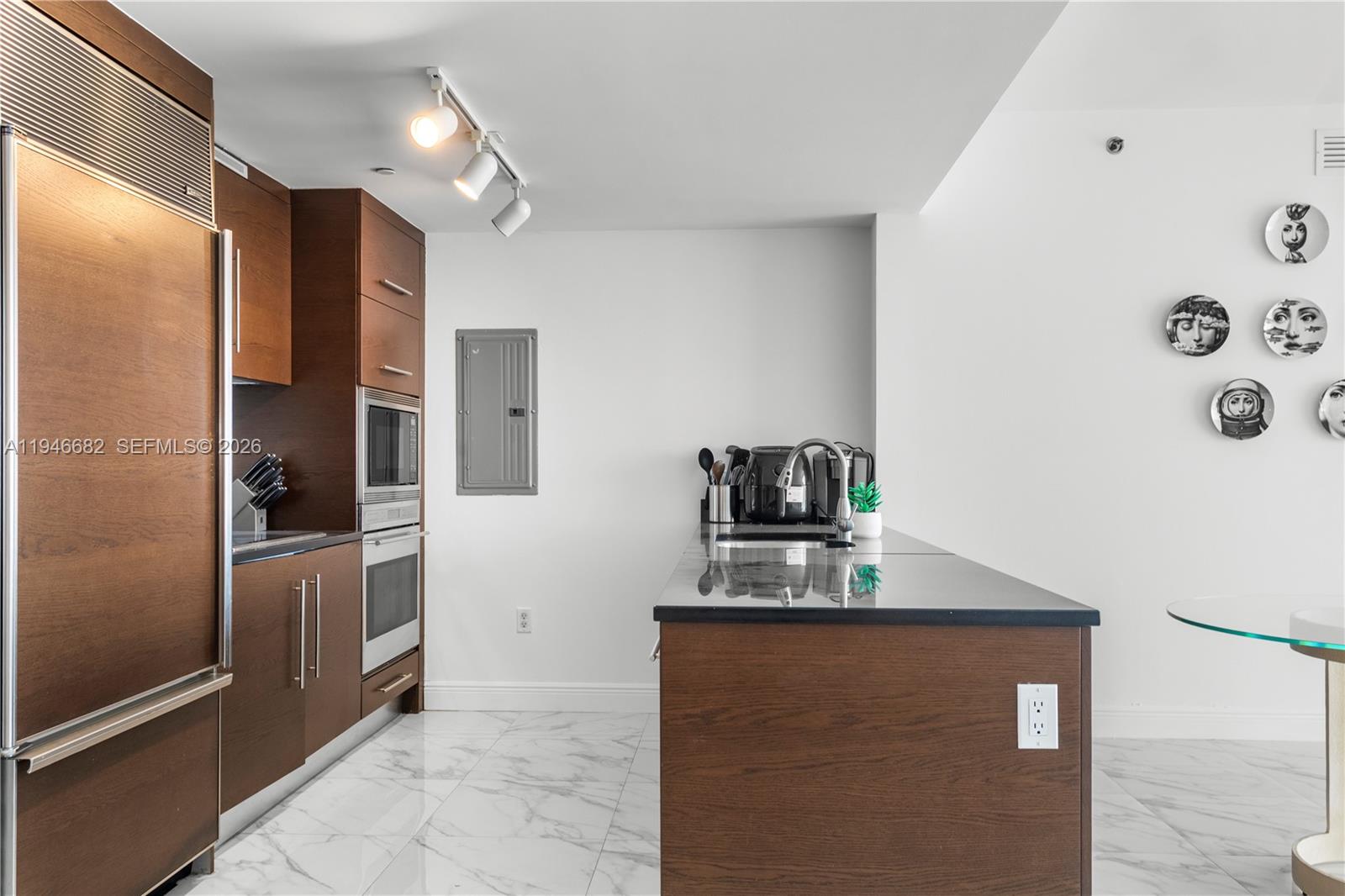 465 Brickell Ave #5505, Miami FL 33131
