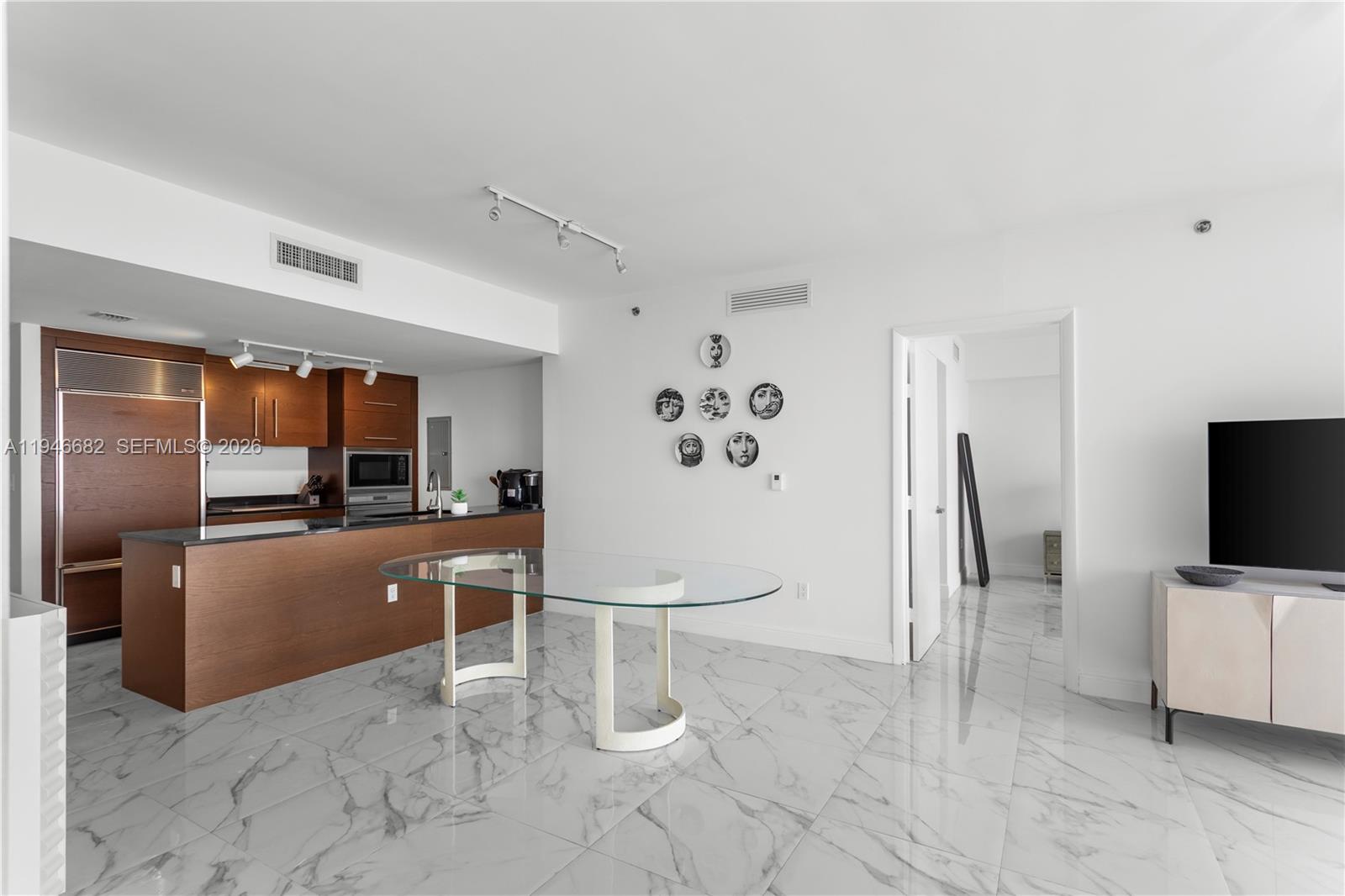 465 Brickell Ave #5505, Miami FL 33131