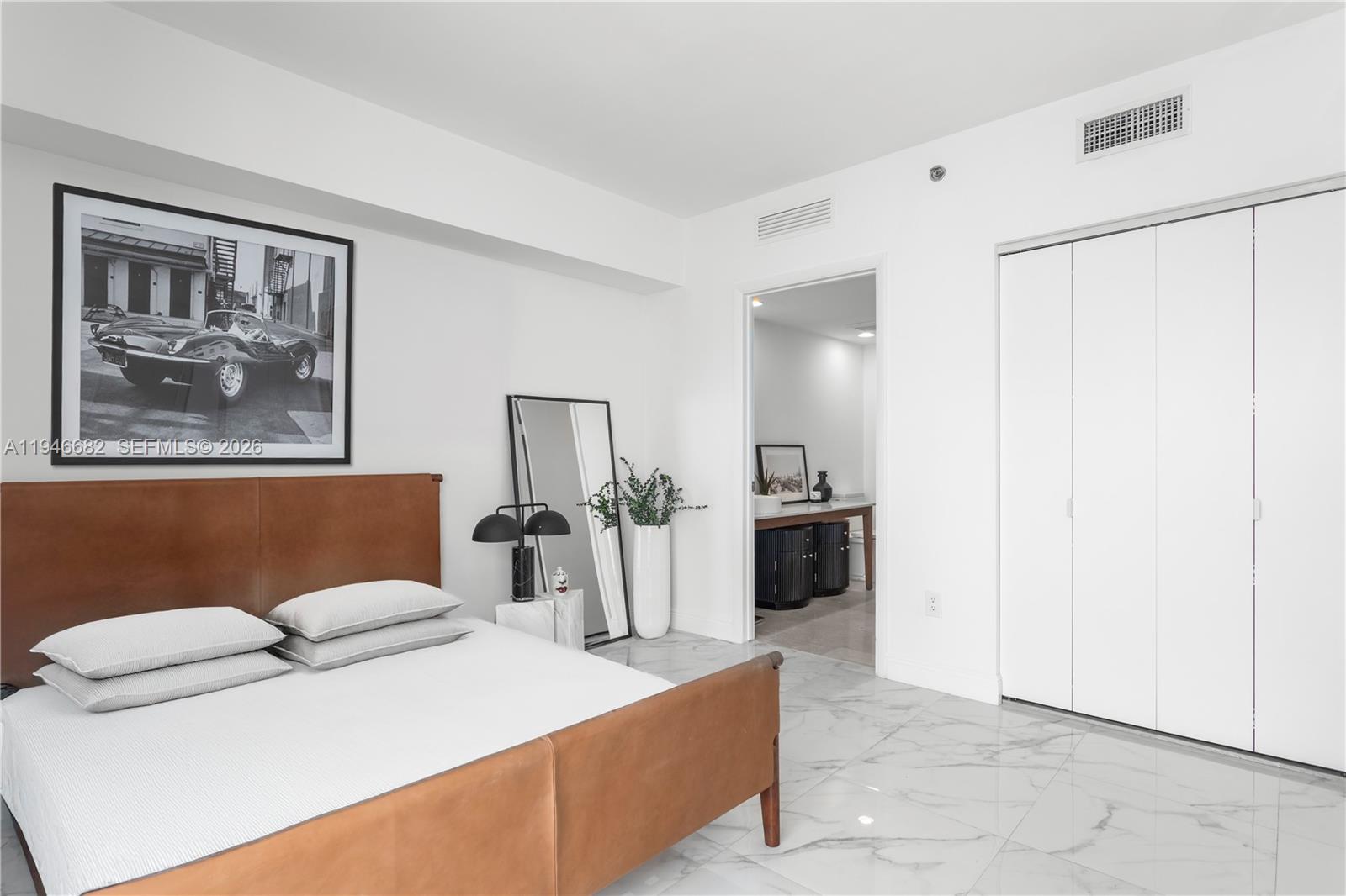 465 Brickell Ave #5505, Miami FL 33131