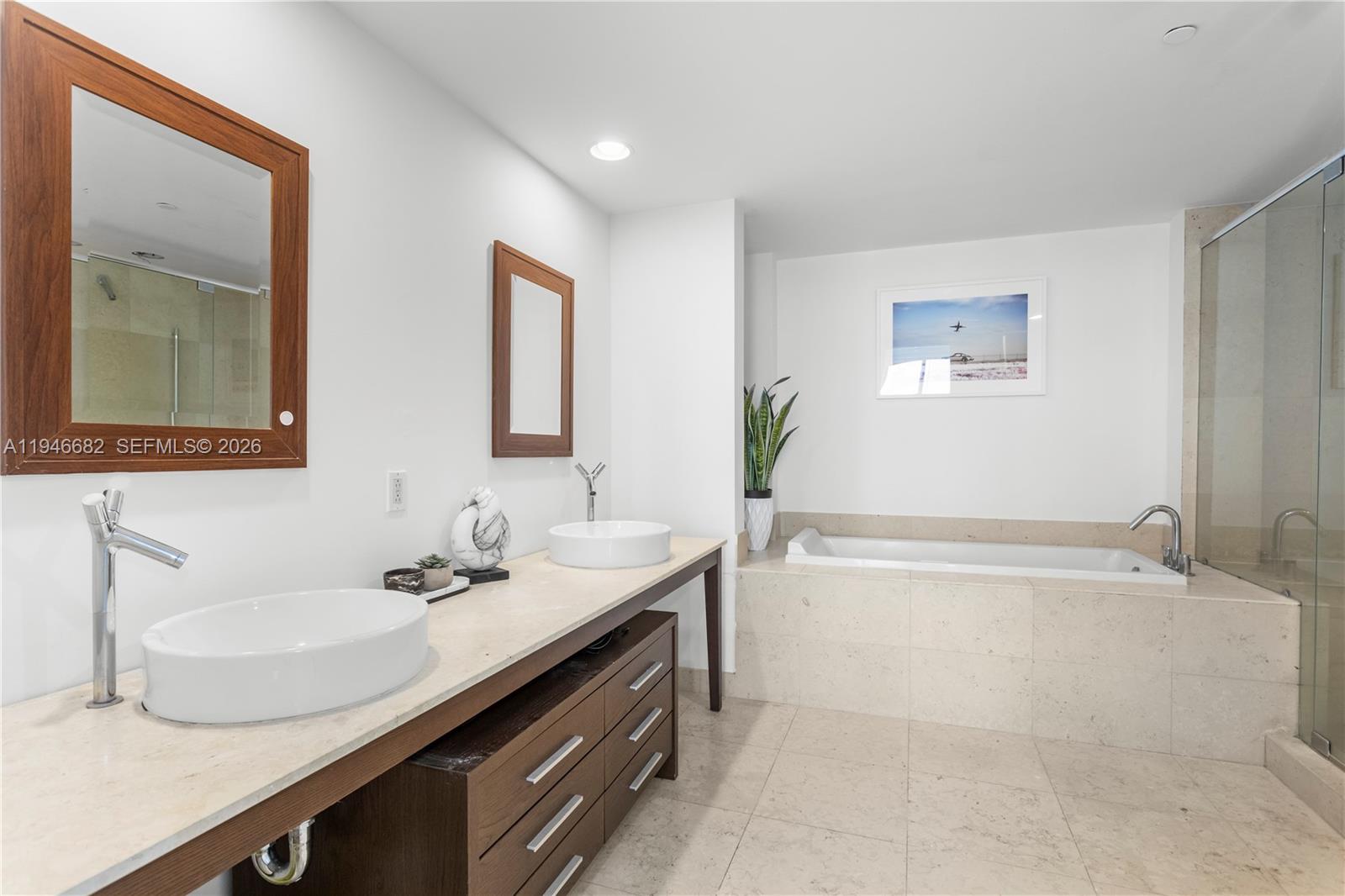 465 Brickell Ave #5505, Miami FL 33131
