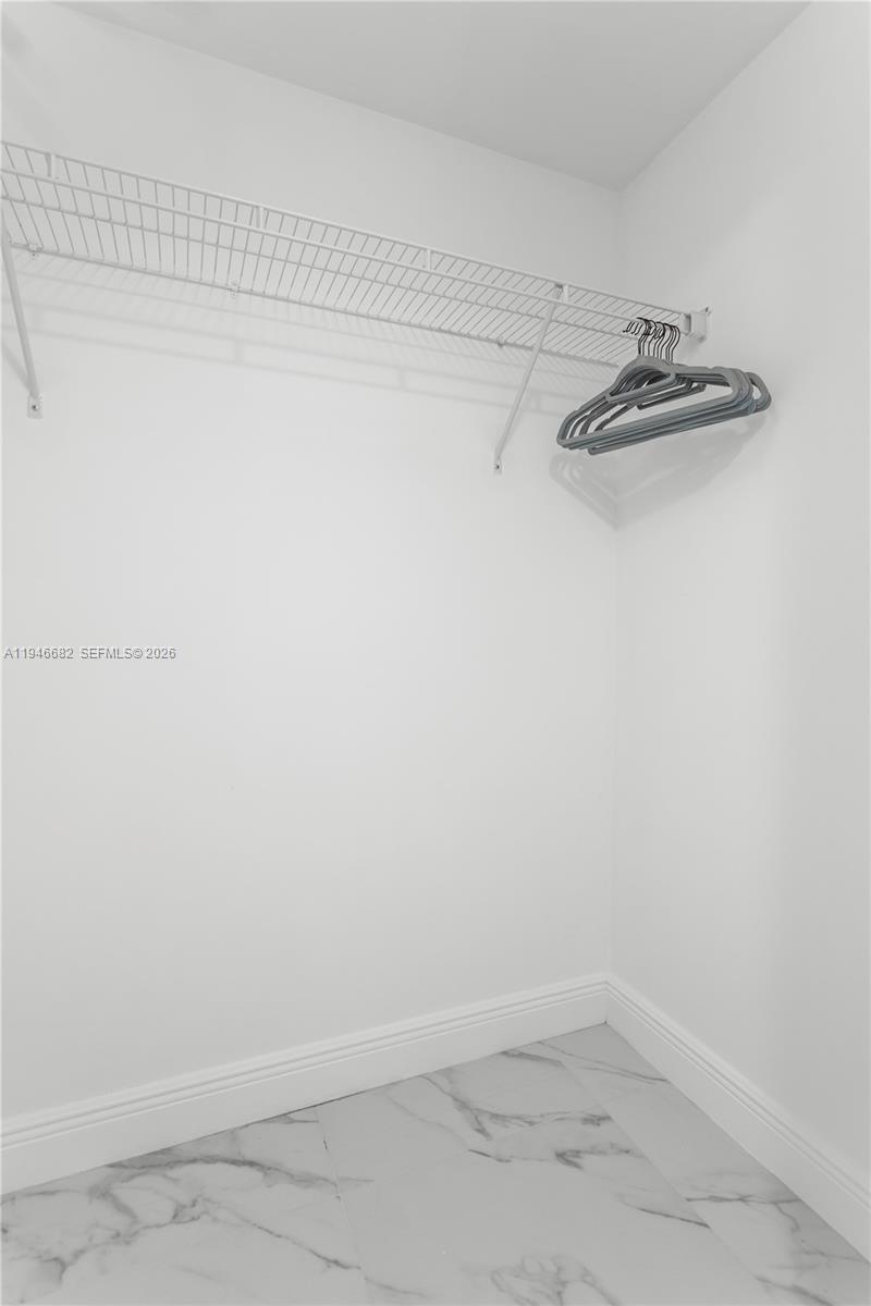 465 Brickell Ave #5505, Miami FL 33131