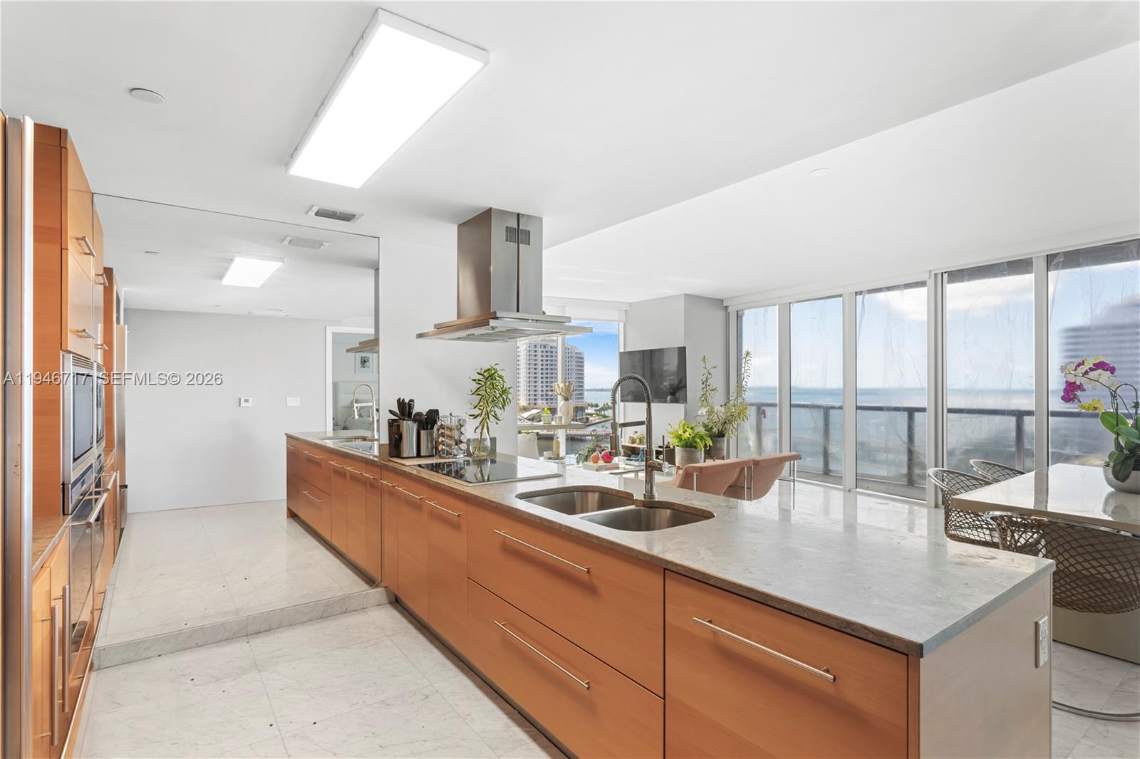 495 Brickell Ave #1001, Miami FL 33131