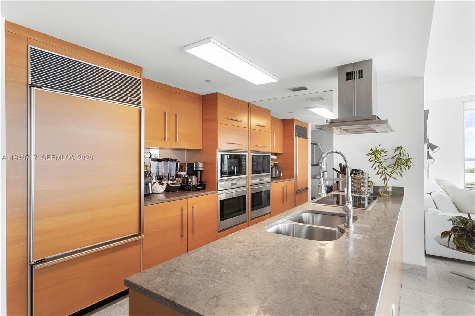 495 Brickell Ave #1001, Miami FL 33131