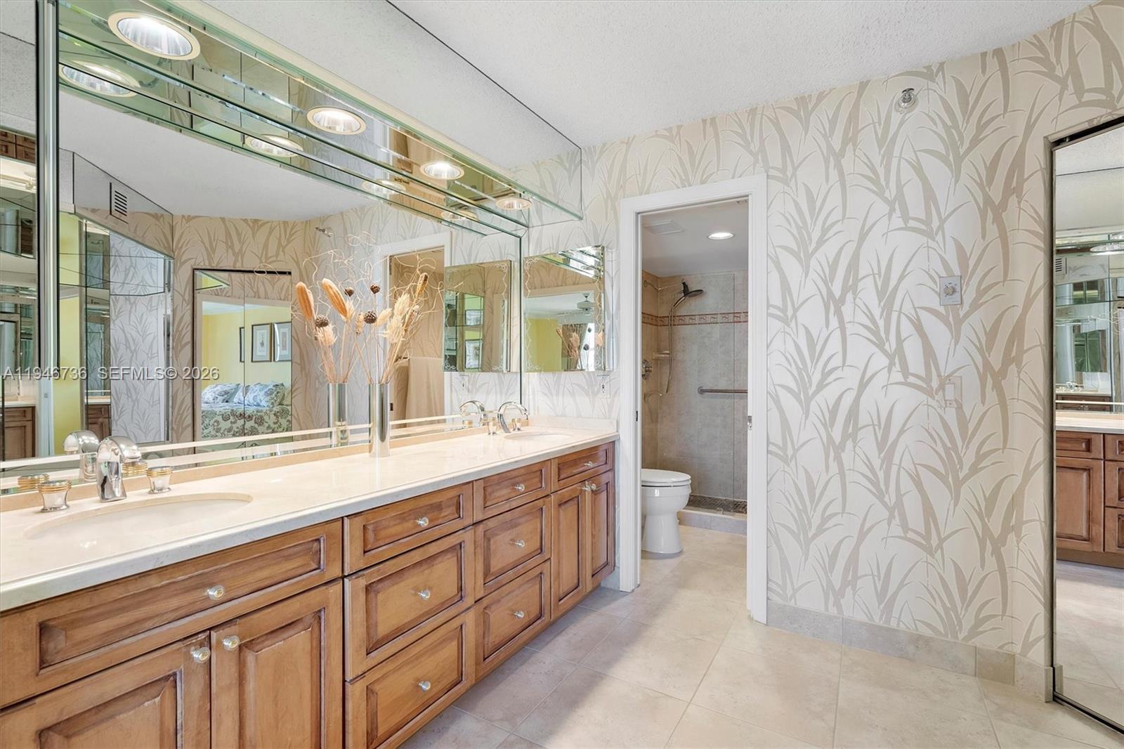 3500 Mystic Pointe Dr #3101, Aventura FL 33180