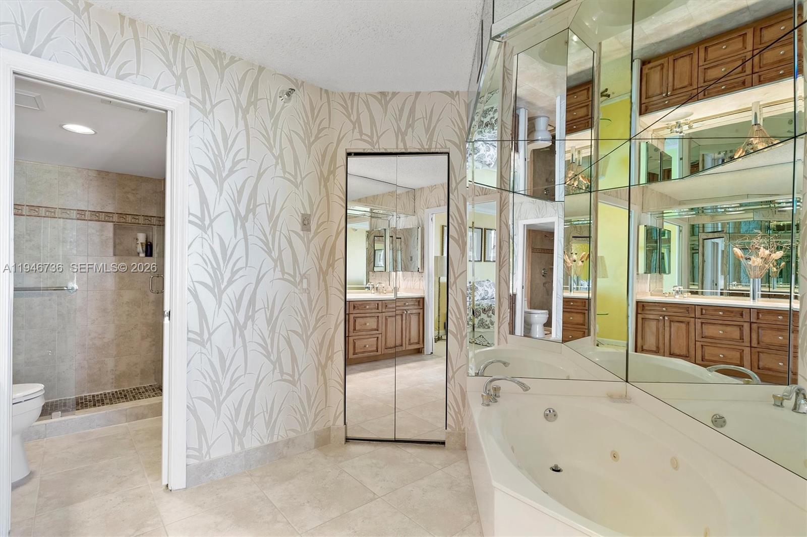 3500 Mystic Pointe Dr #3101, Aventura FL 33180