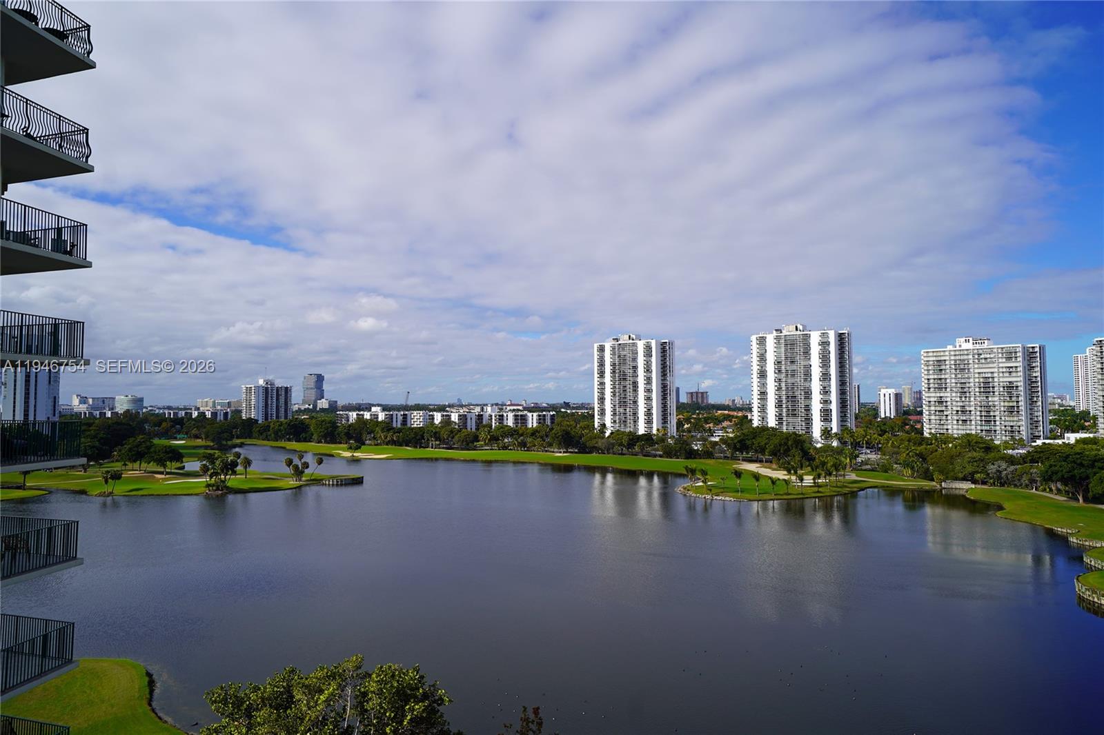 20000 E Country Club Dr #1014, Aventura FL 33180
