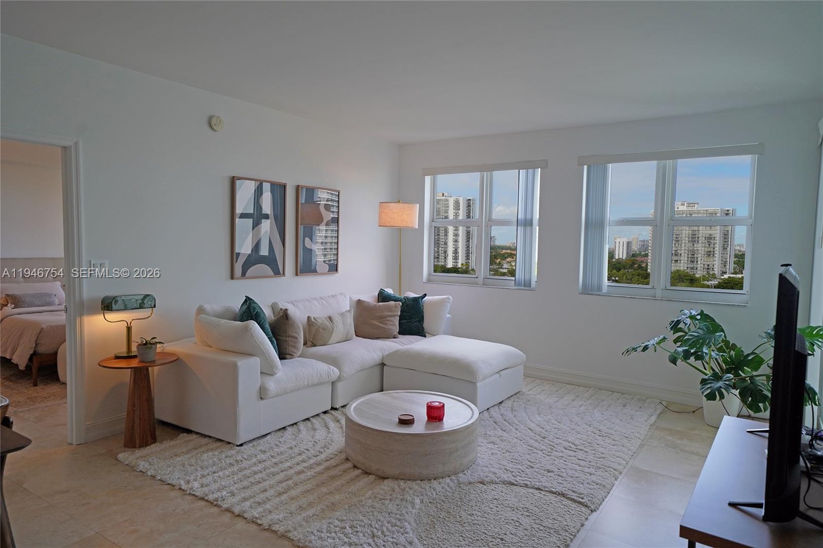 20000 E Country Club Dr #1014, Aventura FL 33180
