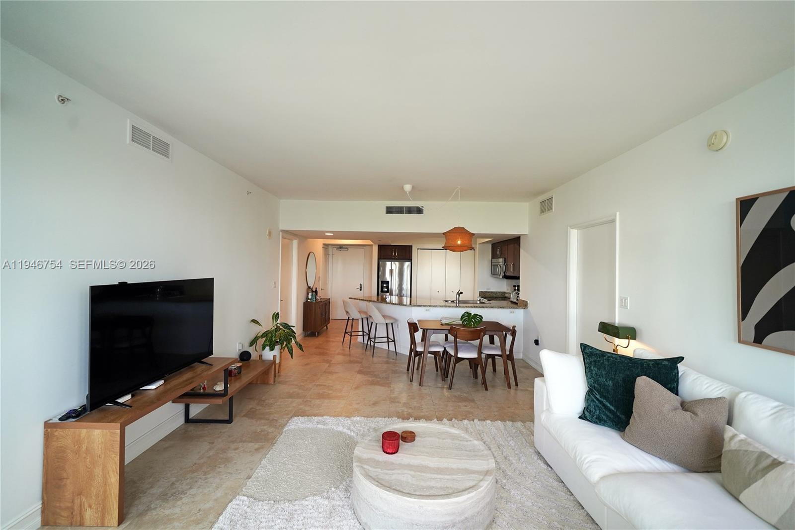 20000 E Country Club Dr #1014, Aventura FL 33180