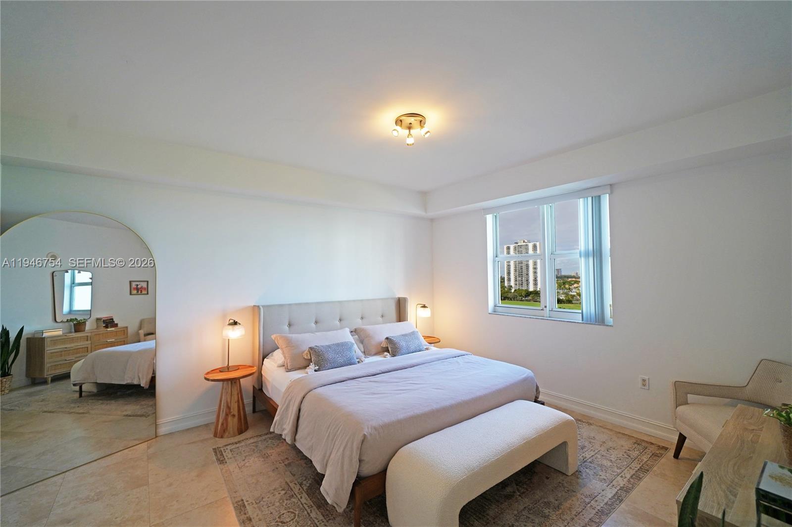 20000 E Country Club Dr #1014, Aventura FL 33180