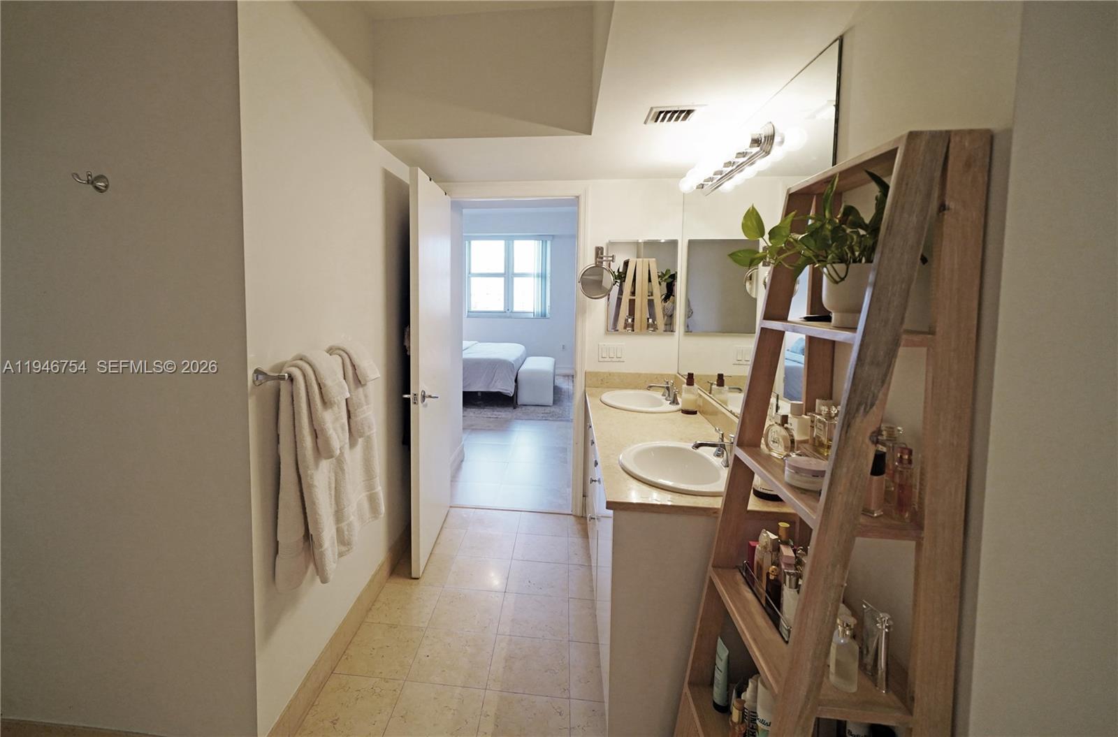 20000 E Country Club Dr #1014, Aventura FL 33180
