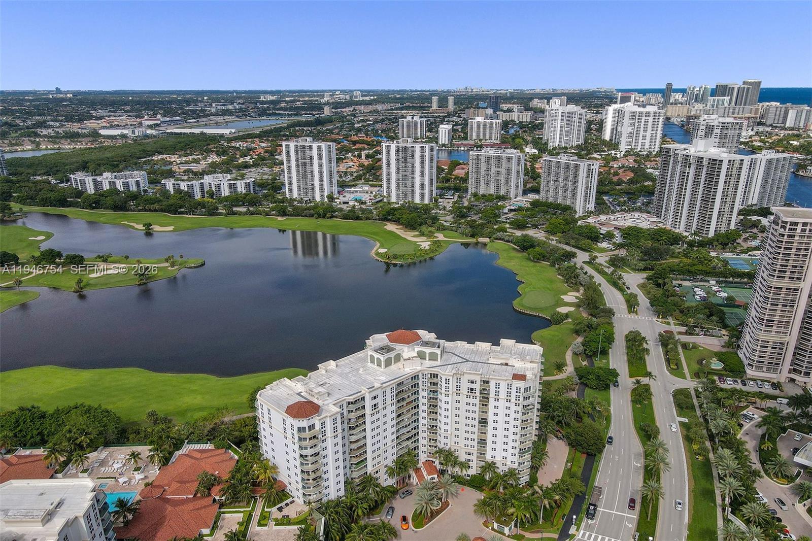 20000 E Country Club Dr #1014, Aventura FL 33180