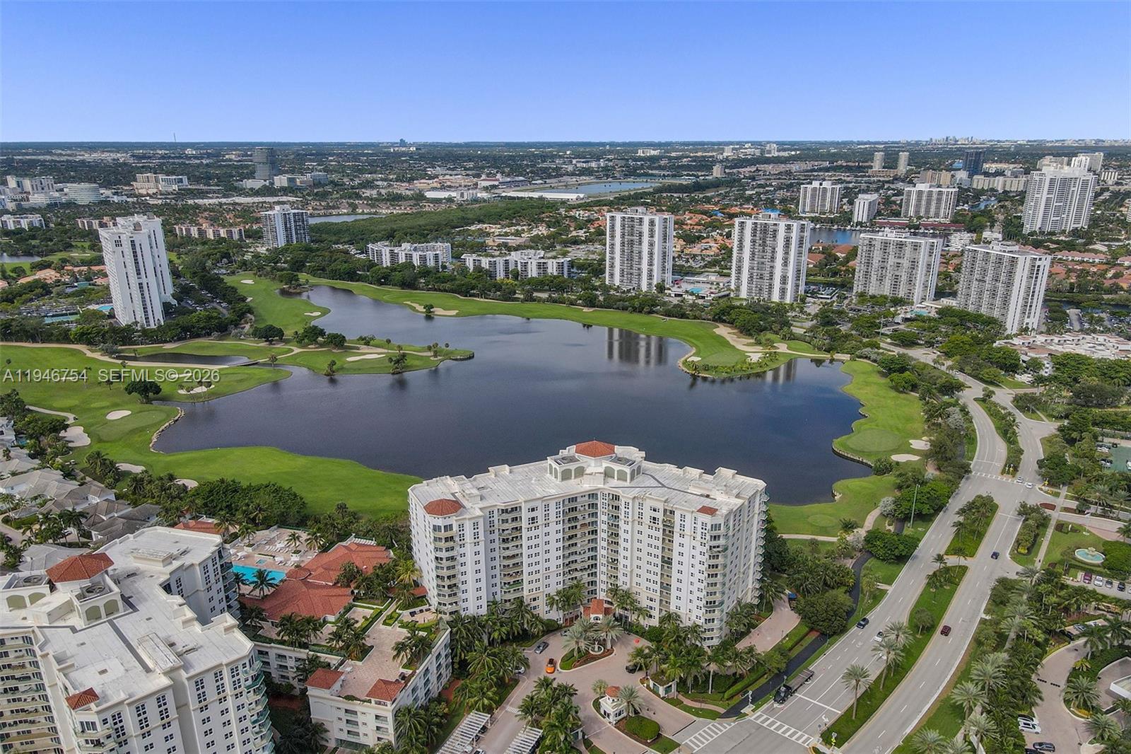 20000 E Country Club Dr #1014, Aventura FL 33180