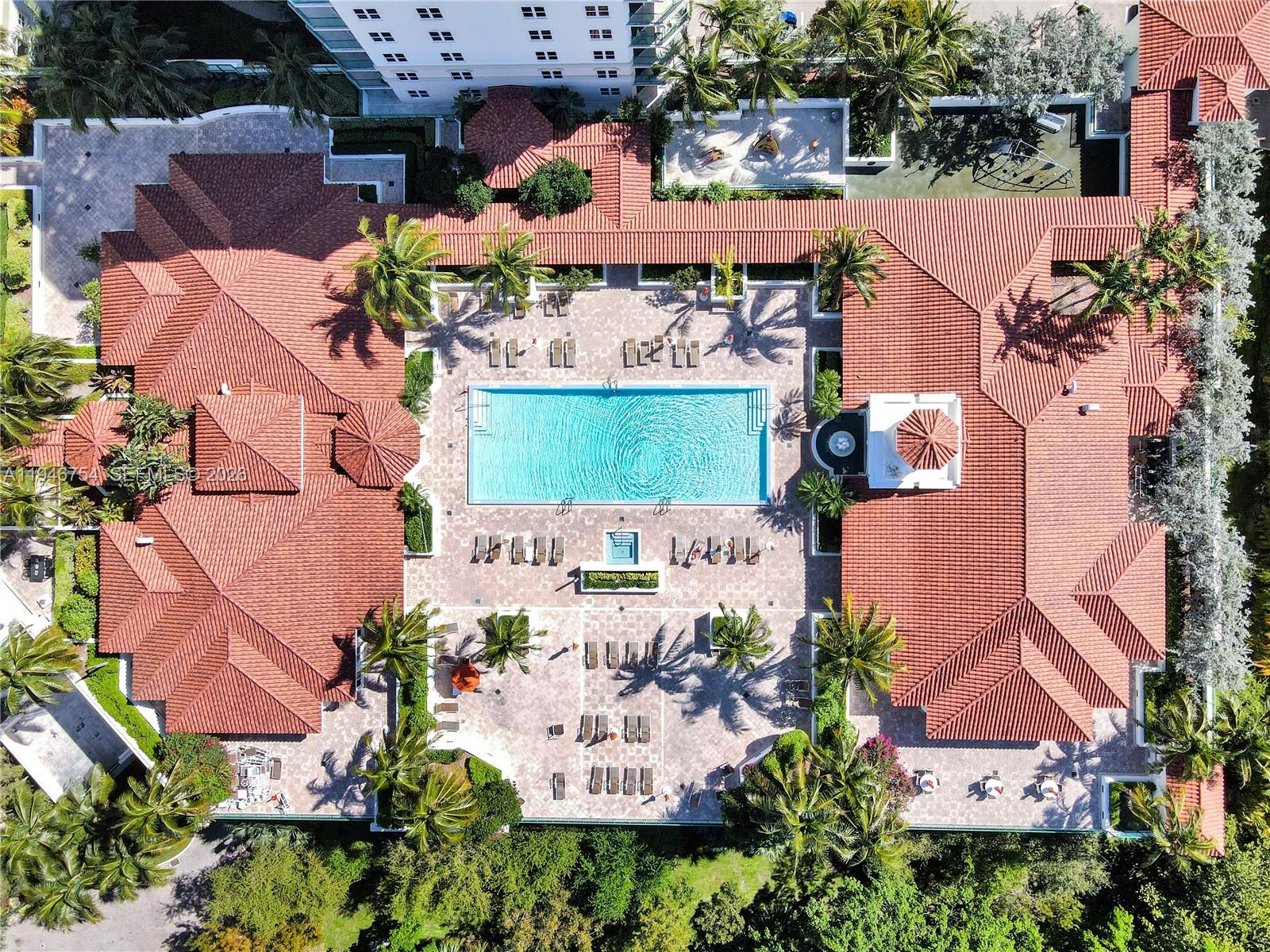 20000 E Country Club Dr #1014, Aventura FL 33180