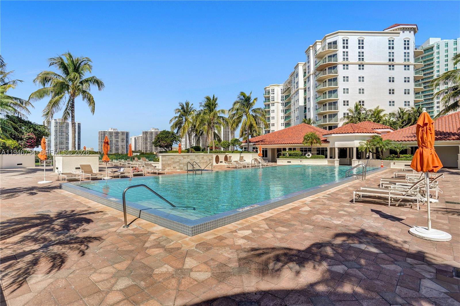 20000 E Country Club Dr #1014, Aventura FL 33180