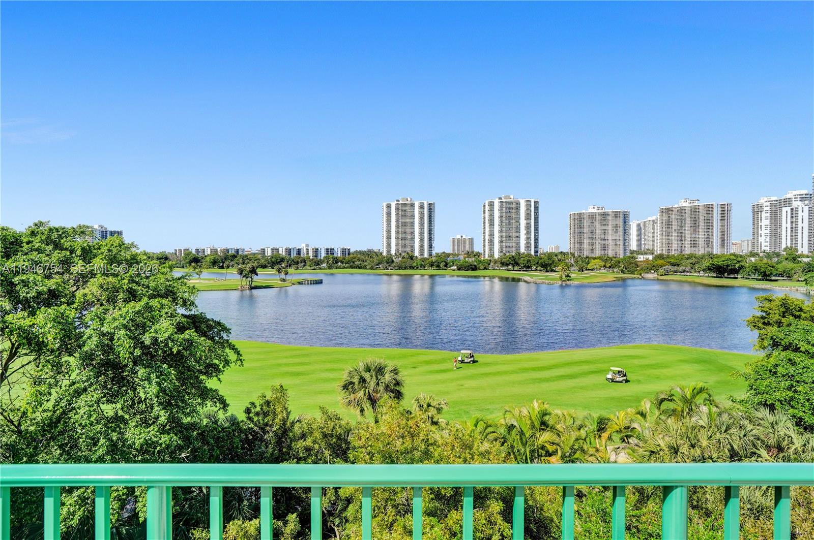 20000 E Country Club Dr #1014, Aventura FL 33180