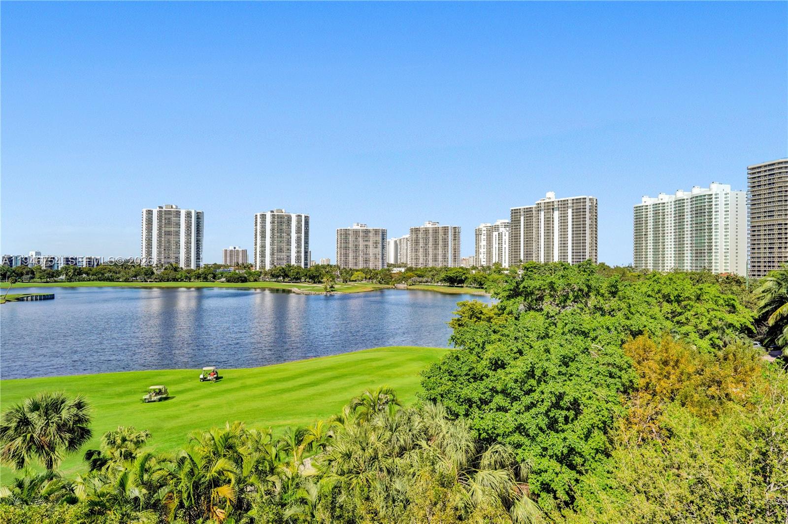 20000 E Country Club Dr #1014, Aventura FL 33180