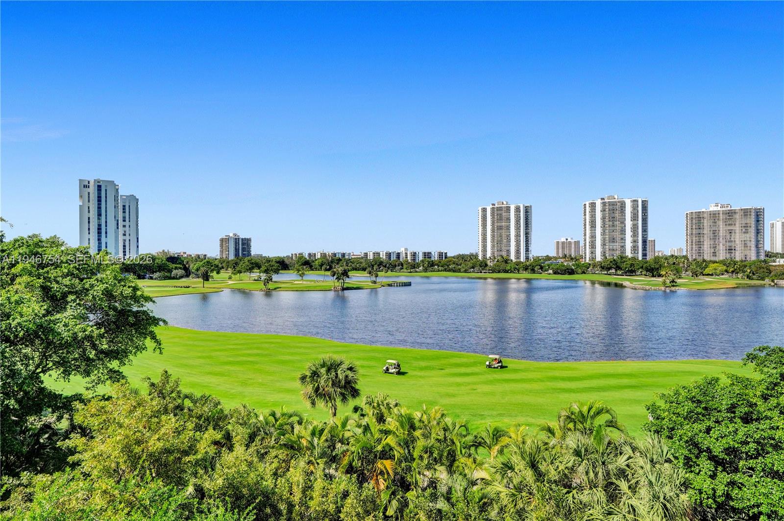 20000 E Country Club Dr #1014, Aventura FL 33180