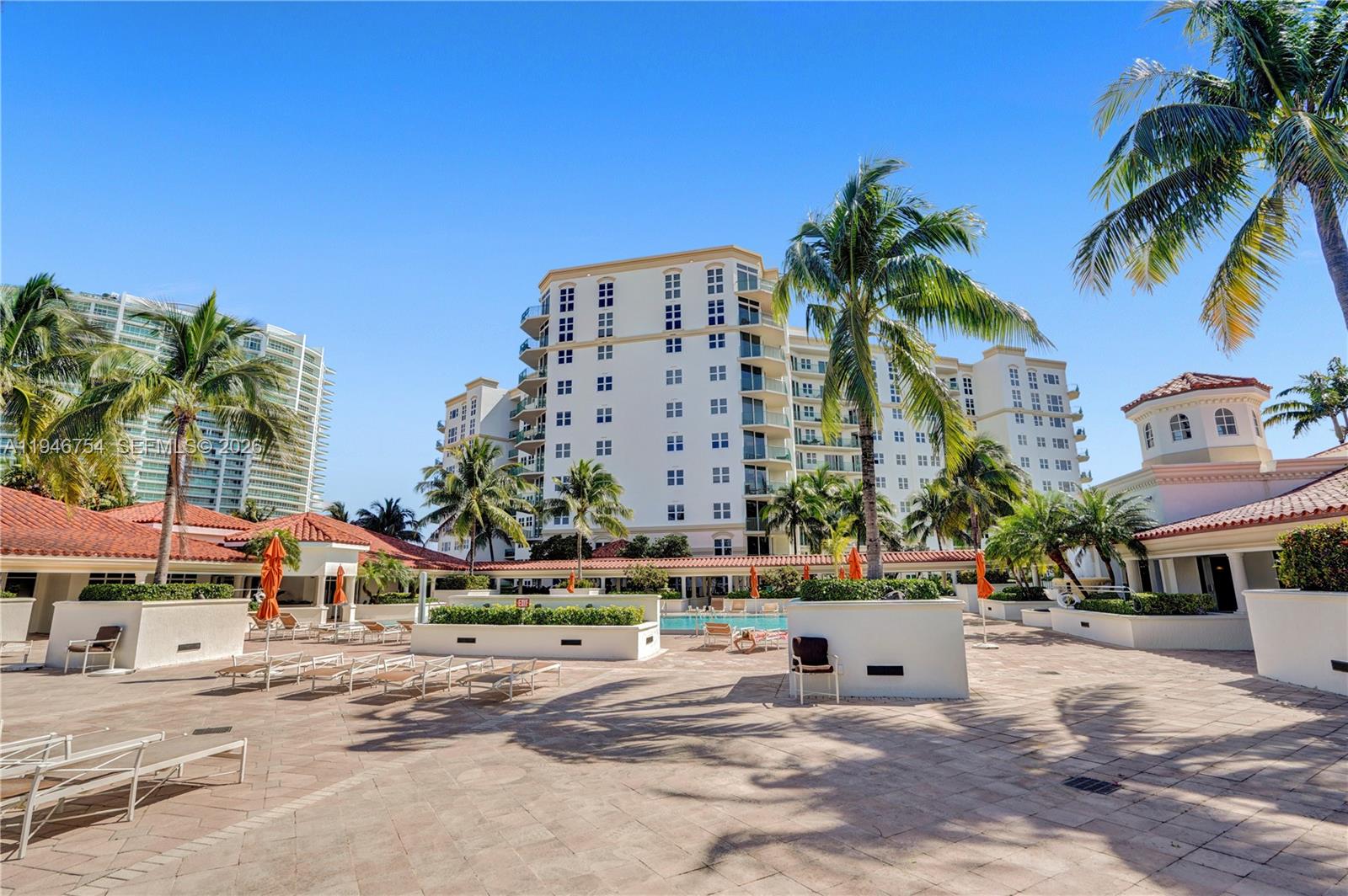 20000 E Country Club Dr #1014, Aventura FL 33180