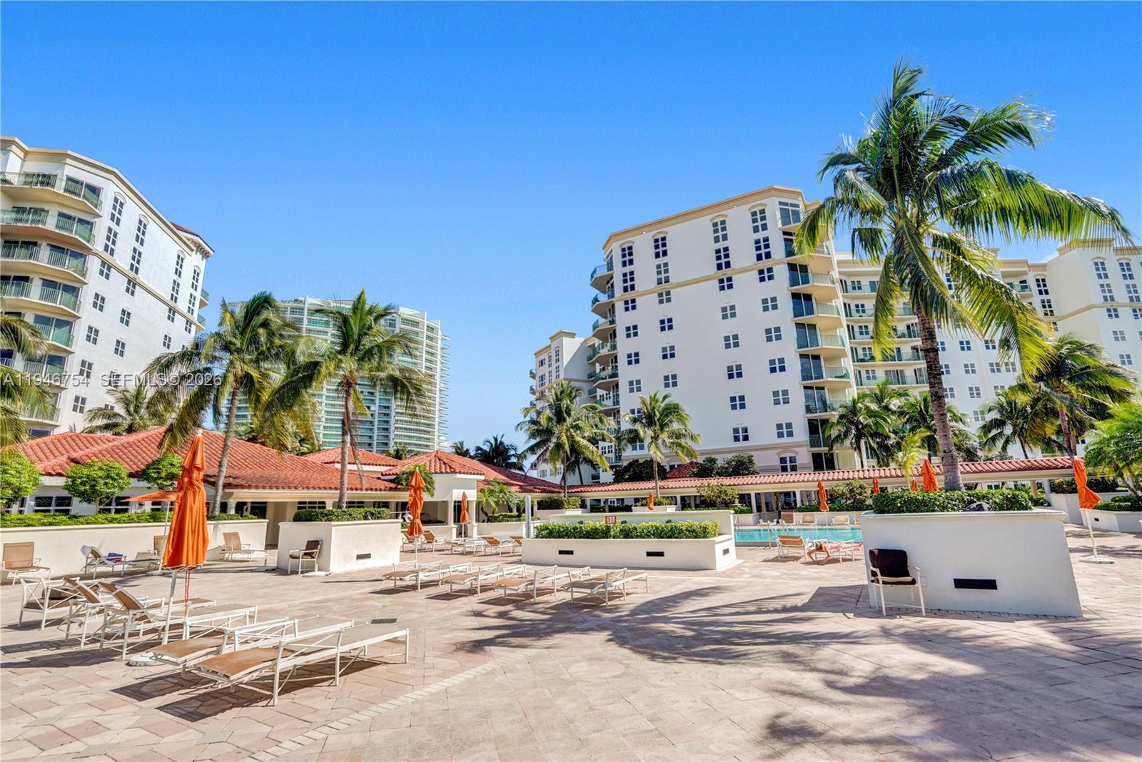 20000 E Country Club Dr #1014, Aventura FL 33180