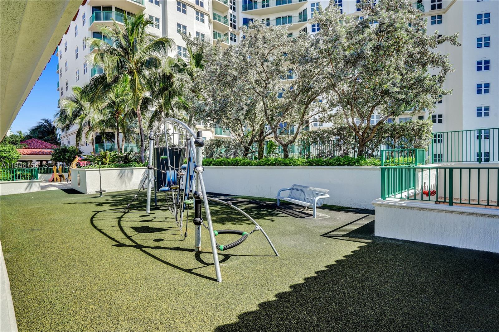 20000 E Country Club Dr #1014, Aventura FL 33180