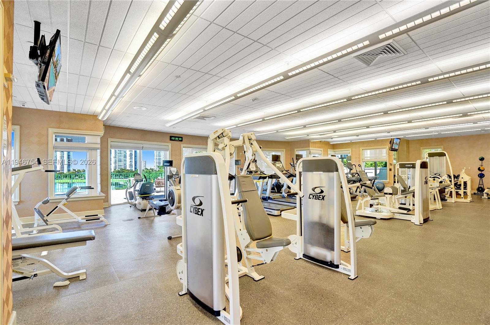 20000 E Country Club Dr #1014, Aventura FL 33180