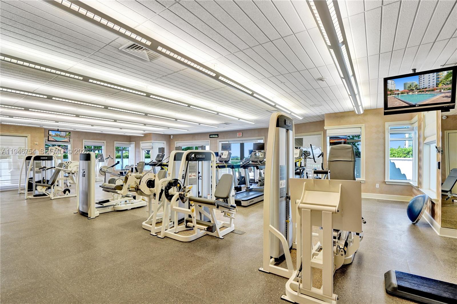 20000 E Country Club Dr #1014, Aventura FL 33180