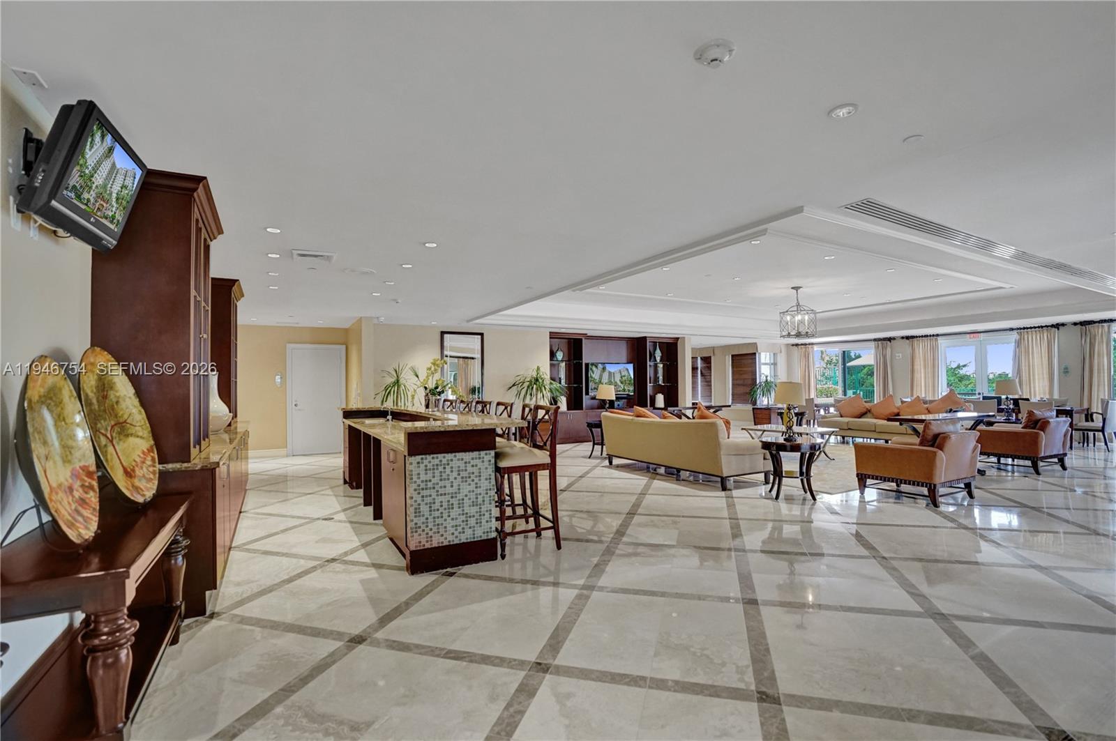 20000 E Country Club Dr #1014, Aventura FL 33180