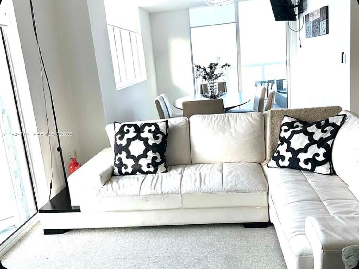 253 NE 2nd St #3903, Miami FL 33132