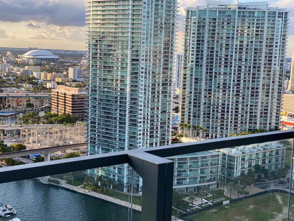 68 SE 6 #2504, Miami FL 33131