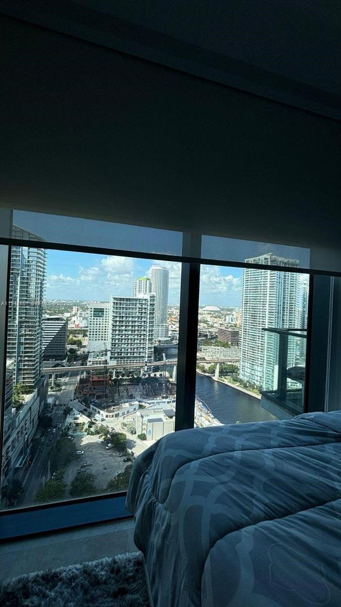 68 SE 6 #2504, Miami FL 33131