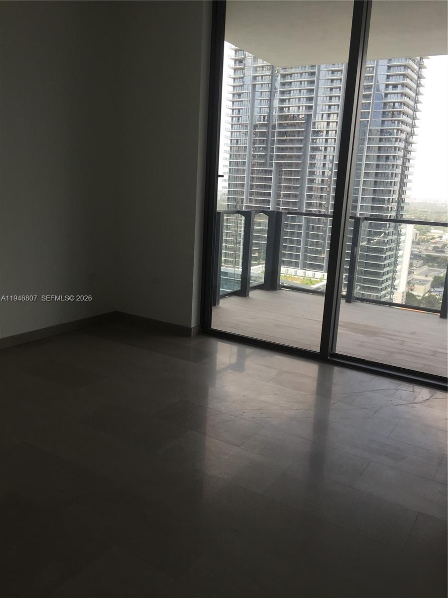 68 SE 6 #2504, Miami FL 33131