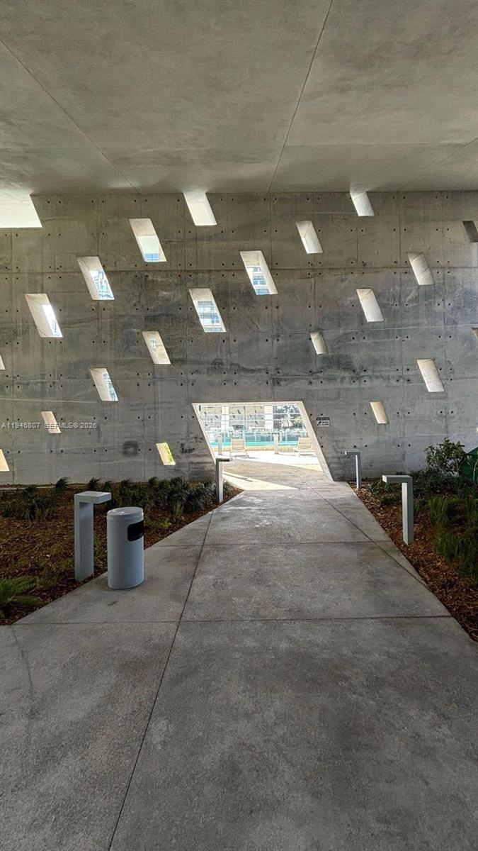 68 SE 6 #2504, Miami FL 33131