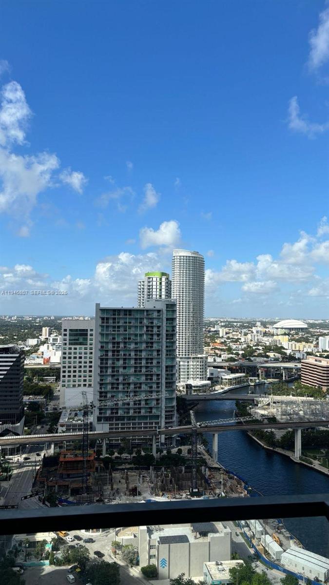 68 SE 6 #2504, Miami FL 33131