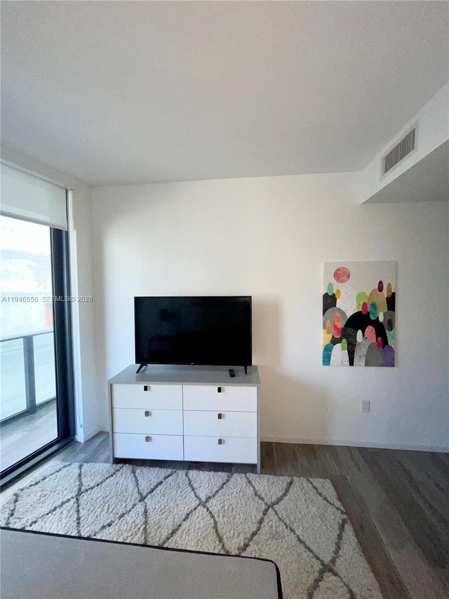 801 S Miami Ave #3304, Miami FL 33130