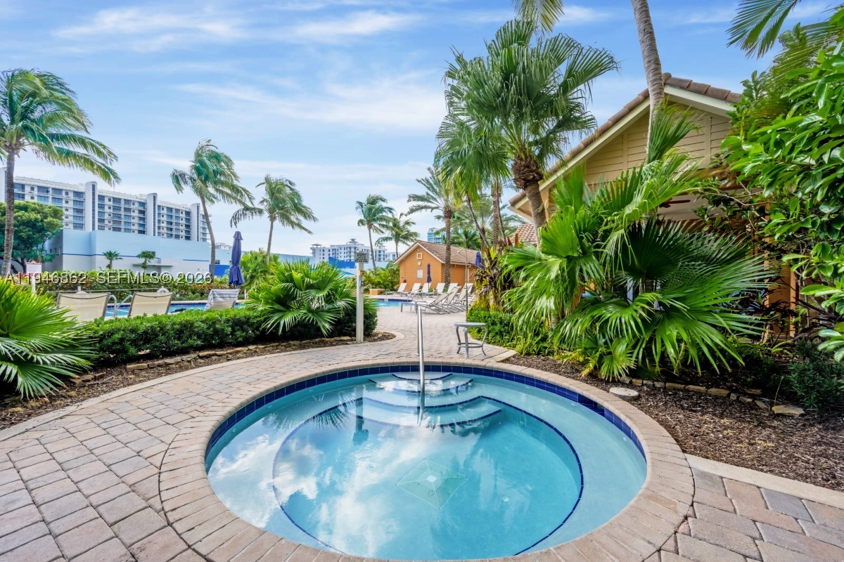 3330 NE 190th St #1912, Aventura FL 33180