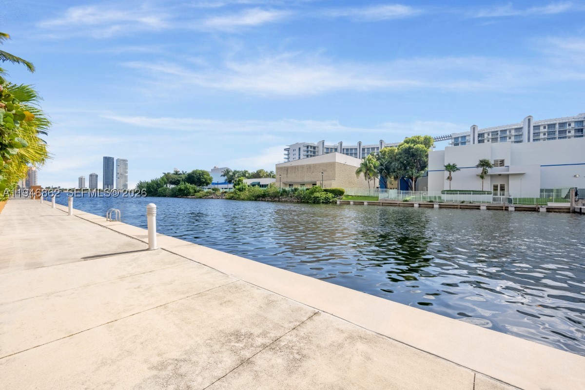 3330 NE 190th St #1912, Aventura FL 33180