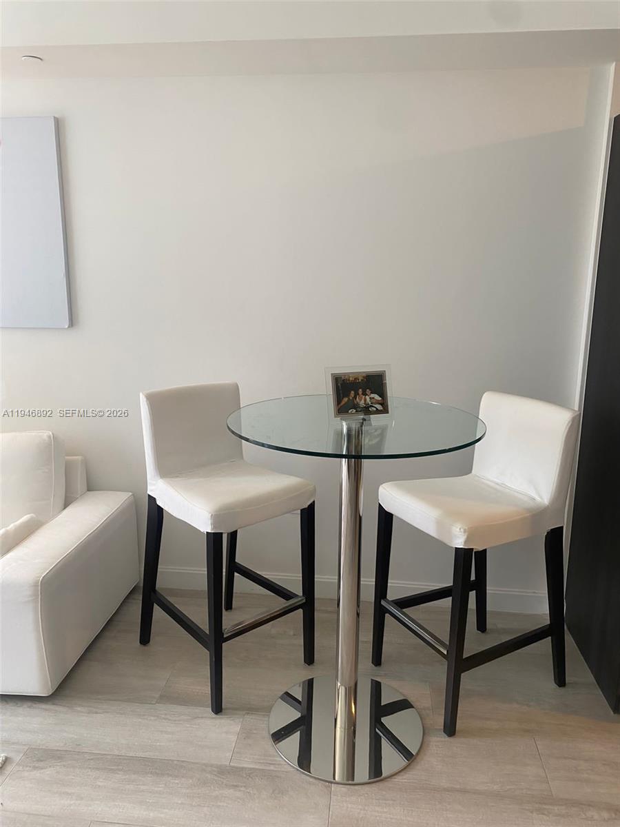 45 SW 9th St #1005, Miami FL 33130
