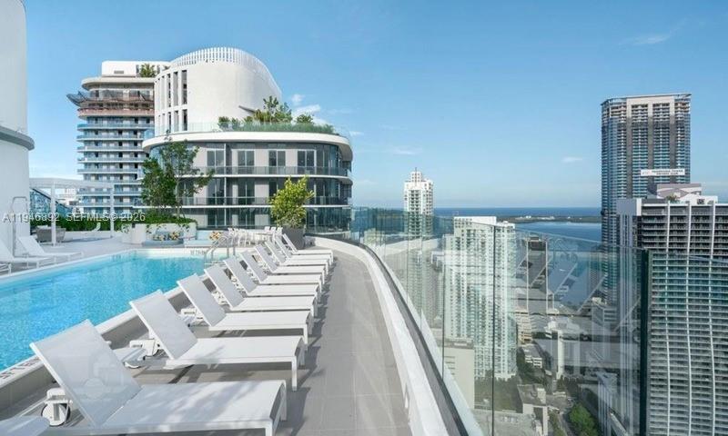 45 SW 9th St #1005, Miami FL 33130