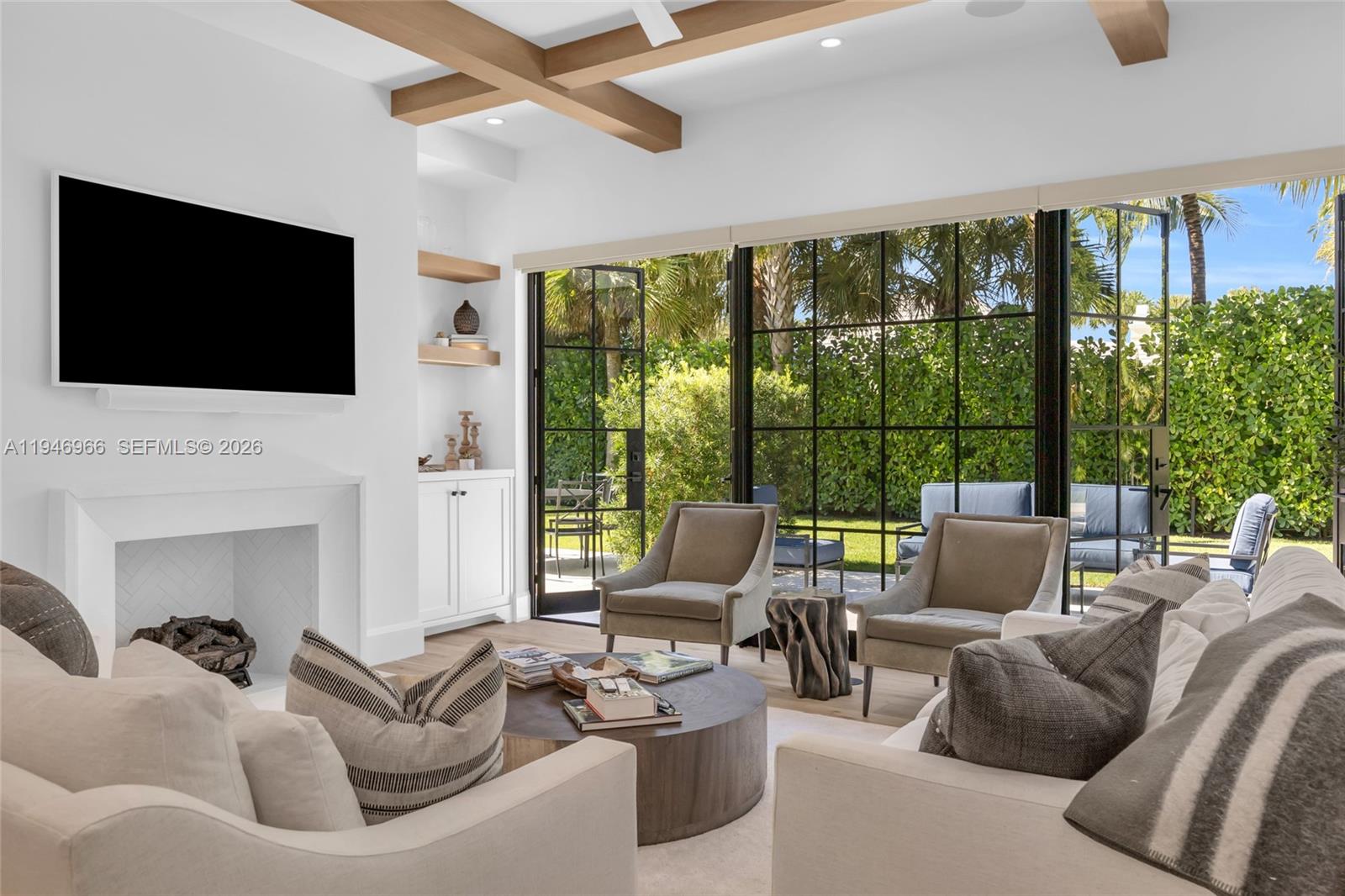 44 S Beach Rd, Hobe Sound FL 33455