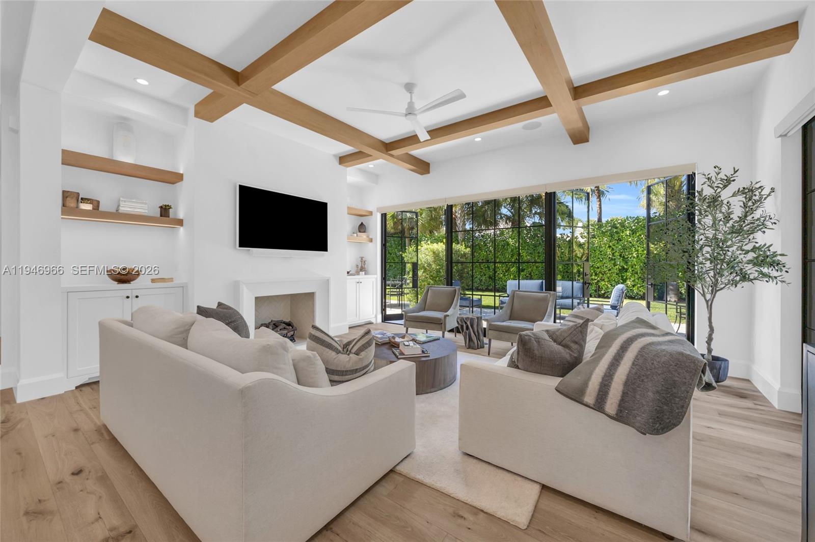 44 S Beach Rd, Hobe Sound FL 33455