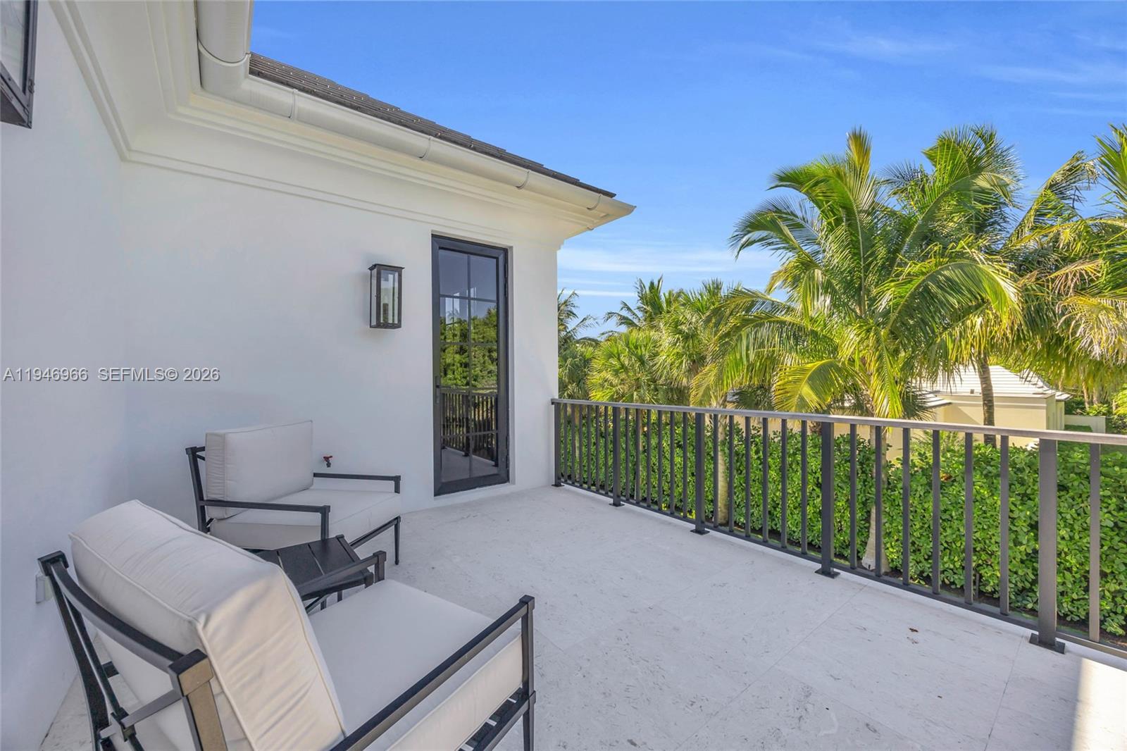 44 S Beach Rd, Hobe Sound FL 33455