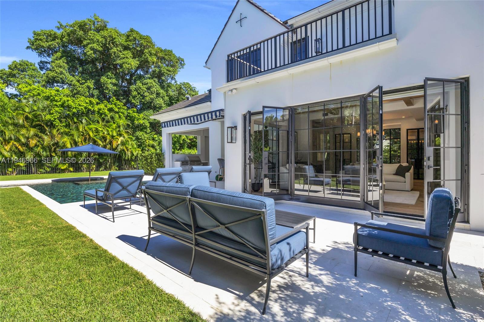 44 S Beach Rd, Hobe Sound FL 33455
