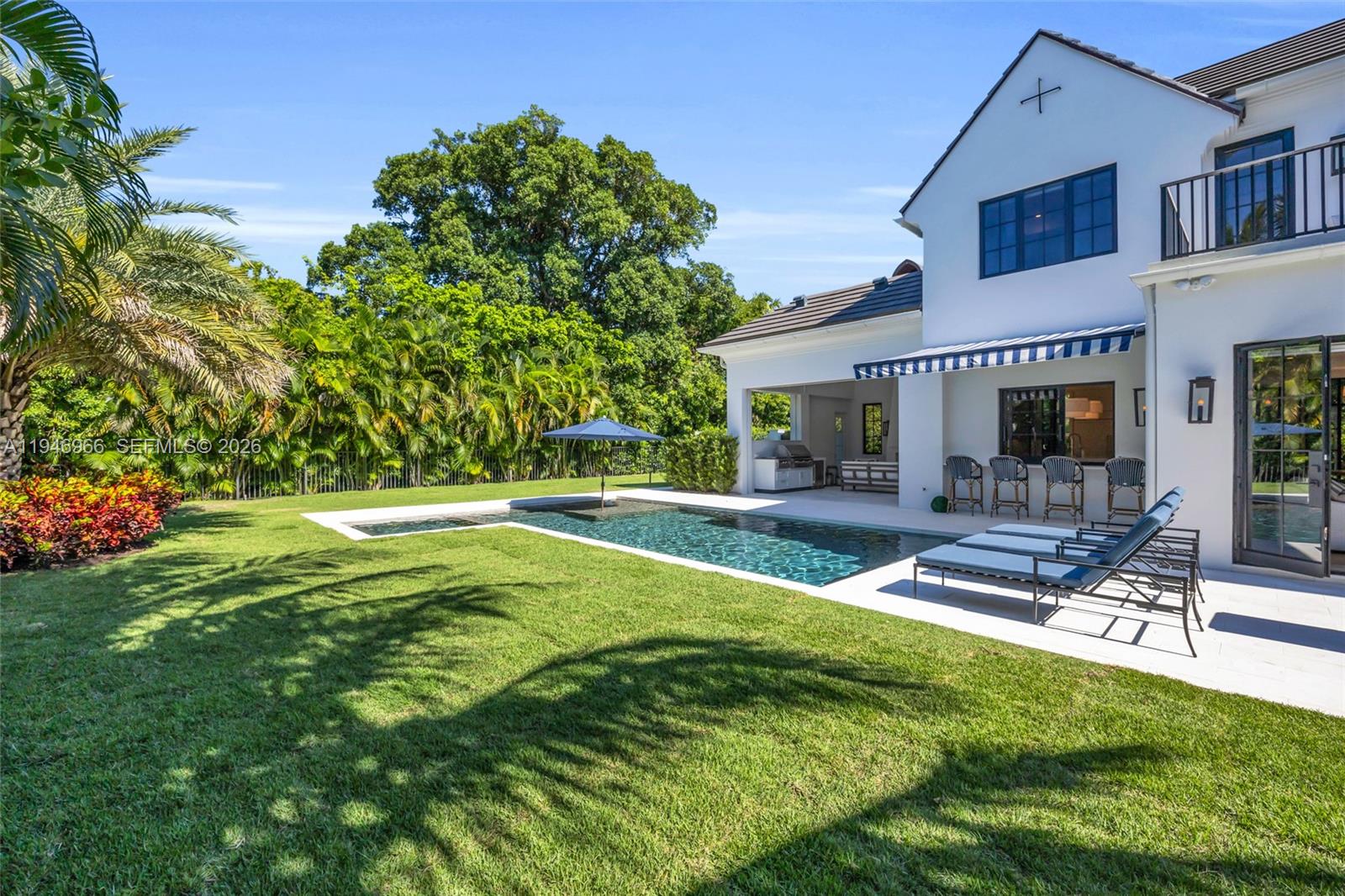 44 S Beach Rd, Hobe Sound FL 33455