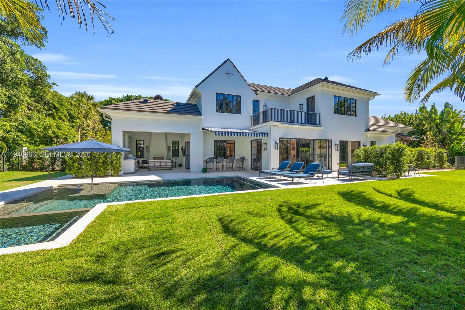 44 S Beach Rd, Hobe Sound FL 33455